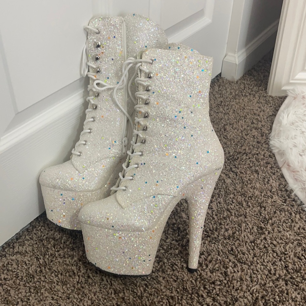 Brand new pleasers/stripper heals